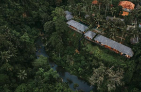 Villa Bedulu Cliff Estate Ubud - Wood Side
